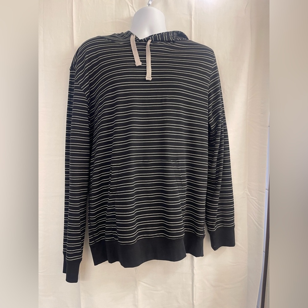 Saks Fifth Avenue Men's Black and White Striped Hoodie